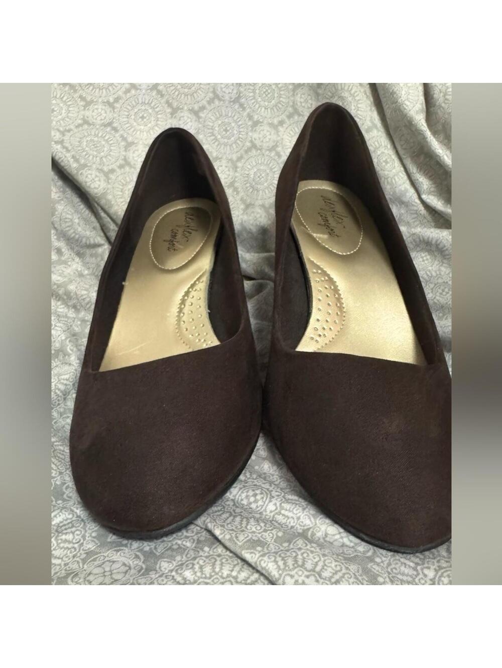 Dexflex Comfort Women's Brown Suede Pumps Heels